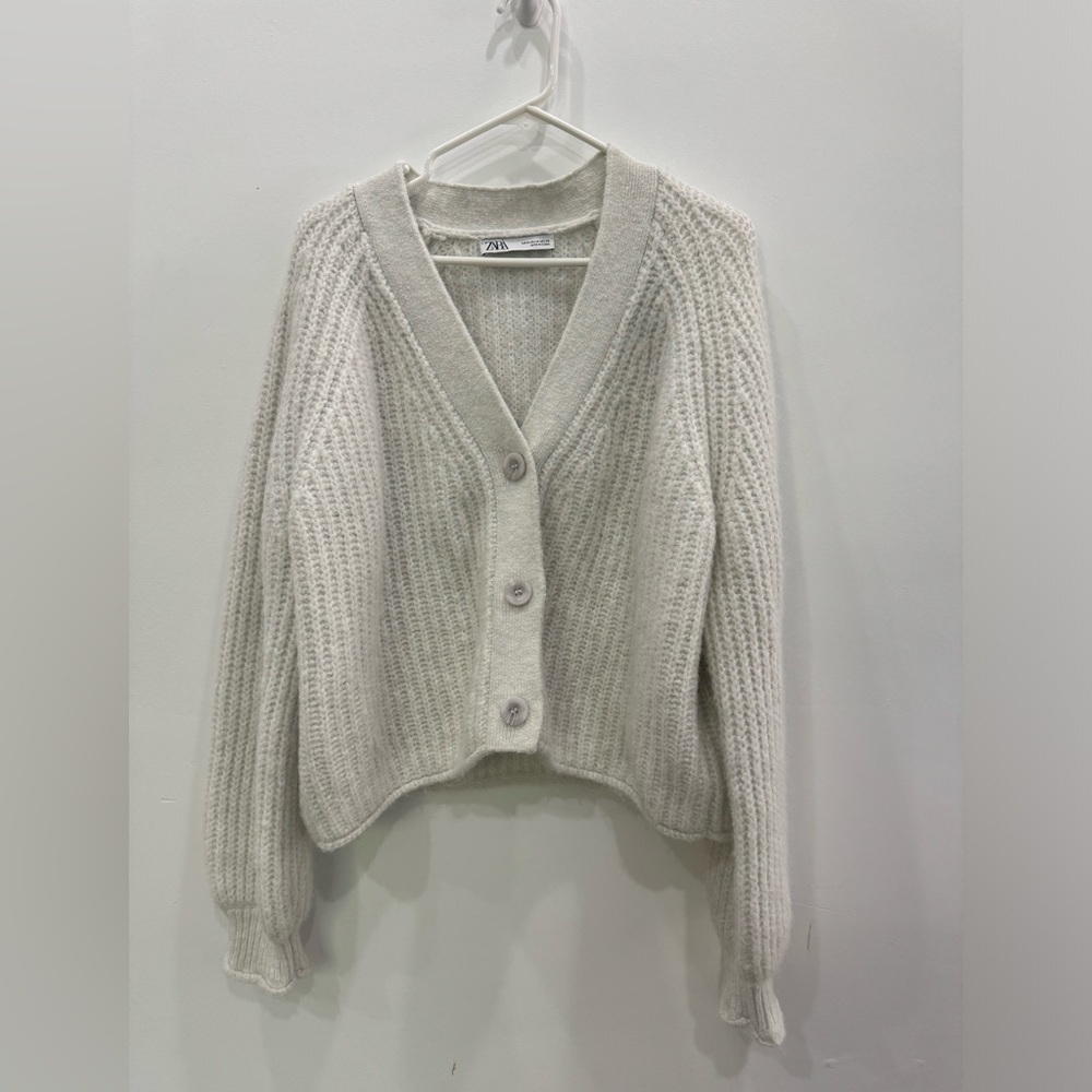 Zara Cream Textured VโNeck Button Cardigan